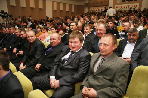 У Паставах ушанавалі работнікаў сельскай гаспадаркі і перапрацоўчай прамысловасці аграпрамысловага комплексу (+шмат фота)