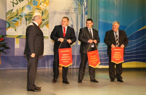 У Паставах ушанавалі работнікаў сельскай гаспадаркі і перапрацоўчай прамысловасці аграпрамысловага комплексу (+шмат фота)