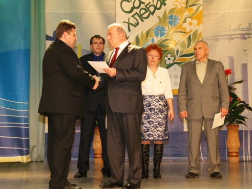 У Паставах ушанавалі работнікаў сельскай гаспадаркі і перапрацоўчай прамысловасці аграпрамысловага комплексу (+шмат фота)