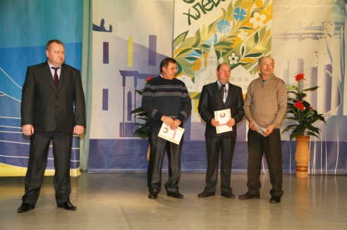 У Паставах ушанавалі работнікаў сельскай гаспадаркі і перапрацоўчай прамысловасці аграпрамысловага комплексу (+шмат фота)