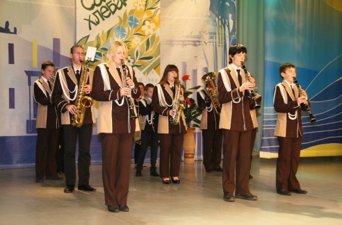 У Паставах ушанавалі работнікаў сельскай гаспадаркі і перапрацоўчай прамысловасці аграпрамысловага комплексу (+шмат фота)