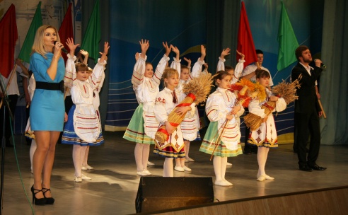 У Паставах ушанавалі работнікаў сельскай гаспадаркі і перапрацоўчай прамысловасці аграпрамысловага комплексу (+шмат фота)