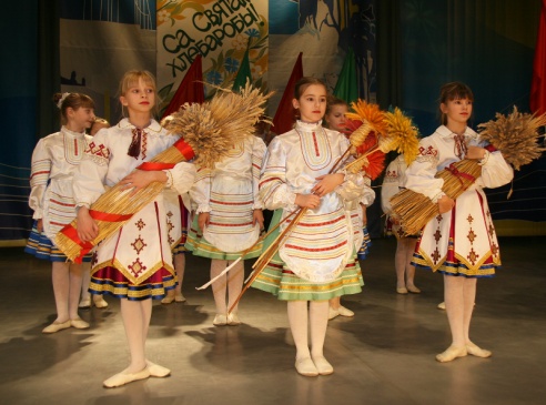 У Паставах ушанавалі работнікаў сельскай гаспадаркі і перапрацоўчай прамысловасці аграпрамысловага комплексу (+шмат фота)