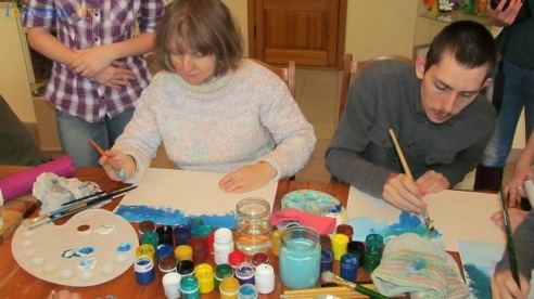 Рисовать может каждый: мастер класс от изостудии "Креатив" для людей с ограниченными возможностями