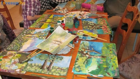 Рисовать может каждый: мастер класс от изостудии "Креатив" для людей с ограниченными возможностями