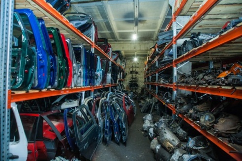 Бывшие в употреблении запчасти для иномарок – качество и надежность