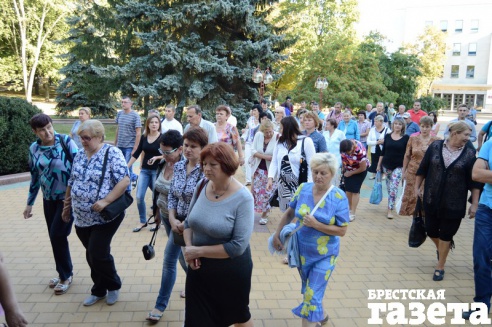 Председатель Брестского горисполкома встретился с жителями улицы Поплавского, чьи дома хотят снести