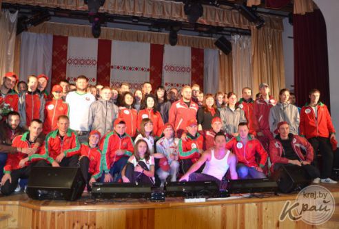 Участники белорусско-российского велопробега предложили председателю Глубокского райисполкома сесть на велосипед (фото)