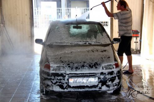 Испытано на себе: ищем в Молодечно бюджетную и качественную автомойку (фото)