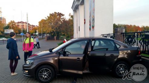 На цветы для погибшей на уборке картошки девочки молодечненцы собрали более 100 рублей