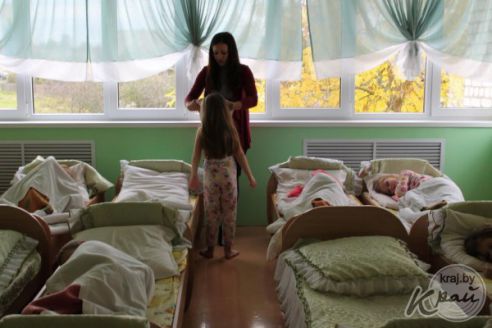 «Дело не в зарплате, а в детях». Молодая воспитатель детсада в Вилейке рассказала, почему пошла в педагоги (фото)