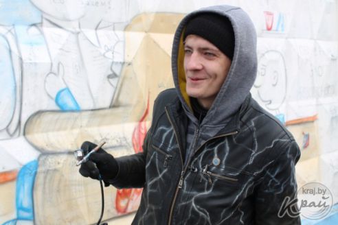 Аэрограф Денис Король из Вилейки взялся за социальную рекламу МЧС (фото)