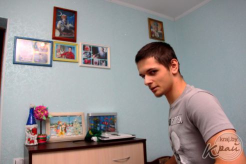 «Врачи сказали, что мой сын – живое растение». История Саши из Вилейки, у которого ДЦП (фото)