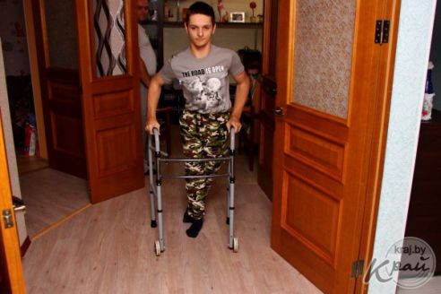 «Врачи сказали, что мой сын – живое растение». История Саши из Вилейки, у которого ДЦП (фото)