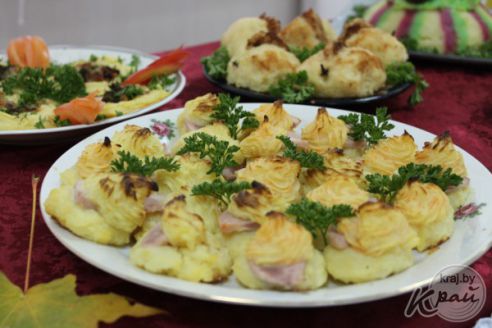 27 кризисных блюд из картошки показали на "Бульба-фэсце" в Вилейке (фото)