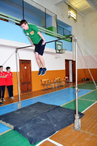 60 жимов гири и пробежка в бронежилете. В Поставах старшеклассники пообщались с военными, спасателями и милиционерами 60 жимов гири и пробежка в бронежилете. В Поставах старшеклассники пообщались с военными, спасателями и милиционерами