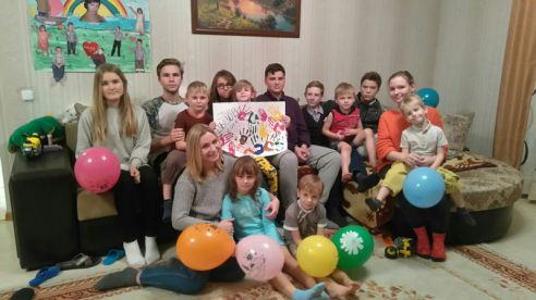 Петербрургские школьники приезжали в Брест убирать листья