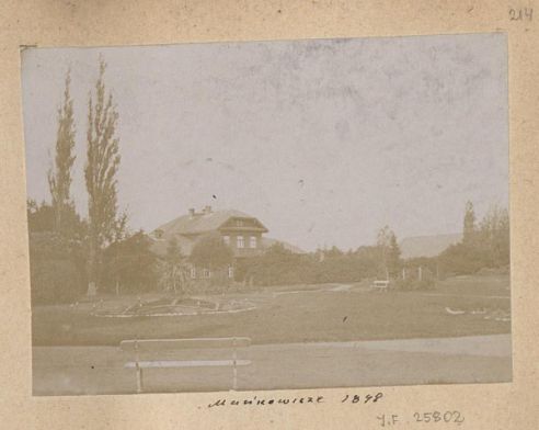 Барочный дворец Бжостовских в Маньковичах Поставского района – уникальные снимки конца XIX века