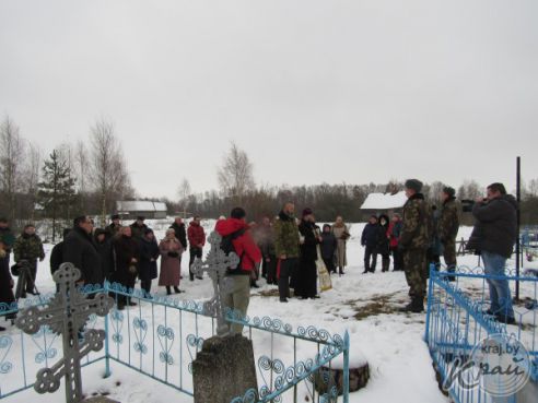 Автопробег по Поставщине дошел до кладбища І мировой у пограничной полосы, куда не пускают обычных людей (фото)