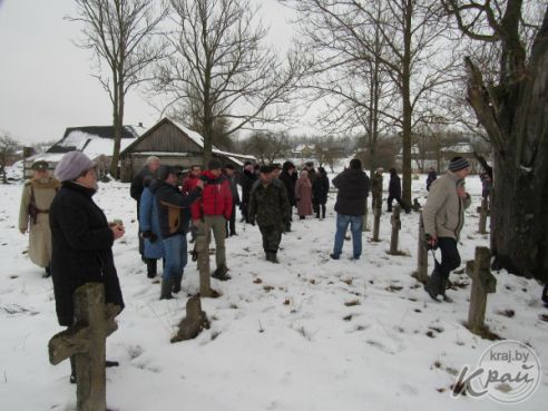 Автопробег по Поставщине дошел до кладбища І мировой у пограничной полосы, куда не пускают обычных людей (фото)