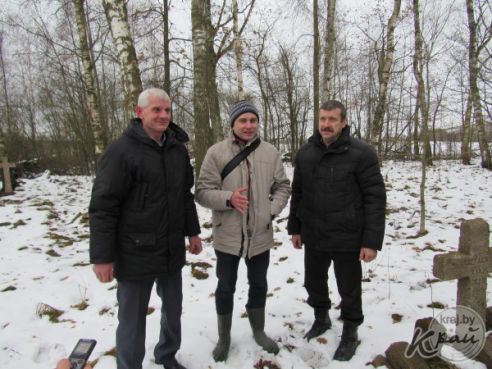 Автопробег по Поставщине дошел до кладбища І мировой у пограничной полосы, куда не пускают обычных людей (фото)