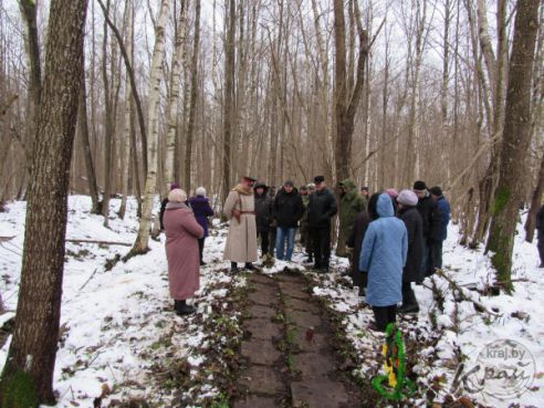 Автопробег по Поставщине дошел до кладбища І мировой у пограничной полосы, куда не пускают обычных людей (фото)