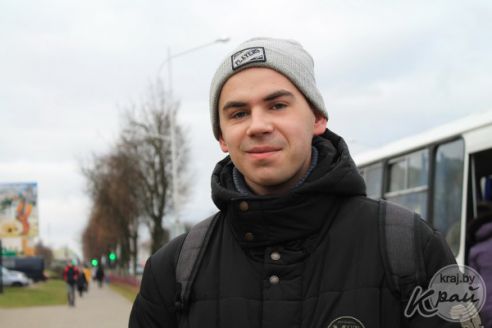 «Нужно больше граффити со смыслом». Что думают молодечненцы об изображении спасателя на девятиэтажке (опрос)