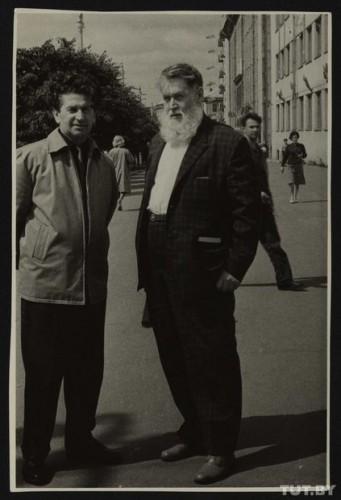 Обезьянка Пастернака, любовь на полвека и козни спецслужб. Уроженец Поставщины Владимир Дубовка без глянца