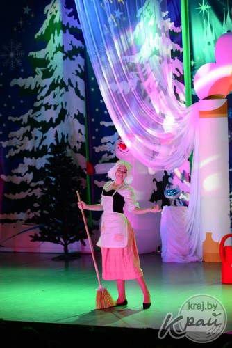 Лазерное шоу, брейк-данс и карате. В Поставах с аншлагом прошел городской мюзикл «Золушка» (фото)