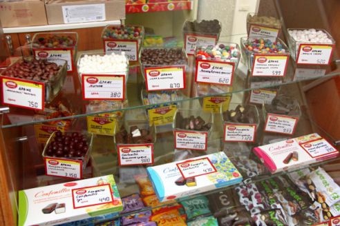 Радость сладкоежки. В Молодечно открылся первый фирменный магазин «Красный пищевик»