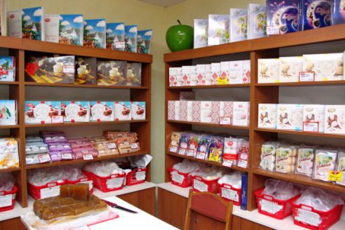 Радость сладкоежки. В Молодечно открылся первый фирменный магазин «Красный пищевик»