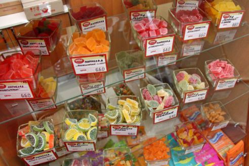 Радость сладкоежки. В Молодечно открылся первый фирменный магазин «Красный пищевик»