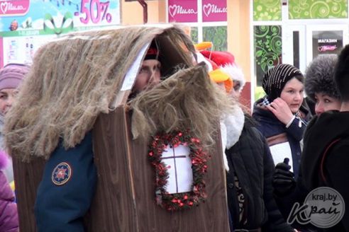 Фото- и видеорепортаж: Слет Дедов Морозов и Снегурочек в Глубоком