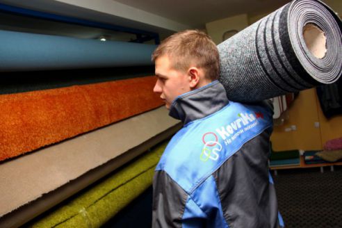 Магазин «Не мелочи жизни» в Молодечно начал новогоднюю распродажу домашнего ковролина – скидки до 70% (фото)