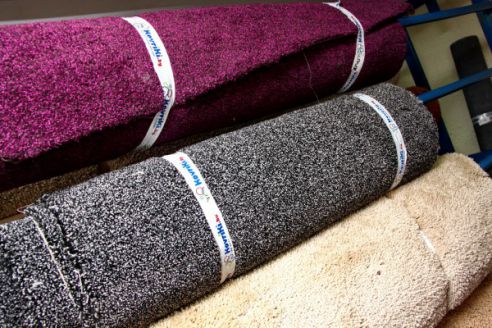 Магазин «Не мелочи жизни» в Молодечно начал новогоднюю распродажу домашнего ковролина – скидки до 70% (фото)