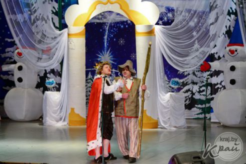 Лазерное шоу, брейк-данс и карате. В Поставах с аншлагом прошел городской мюзикл «Золушка» (фото)