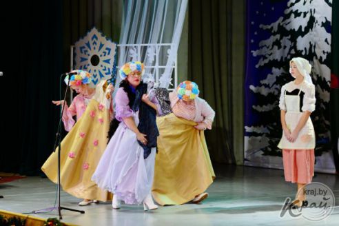 Лазерное шоу, брейк-данс и карате. В Поставах с аншлагом прошел городской мюзикл «Золушка» (фото)