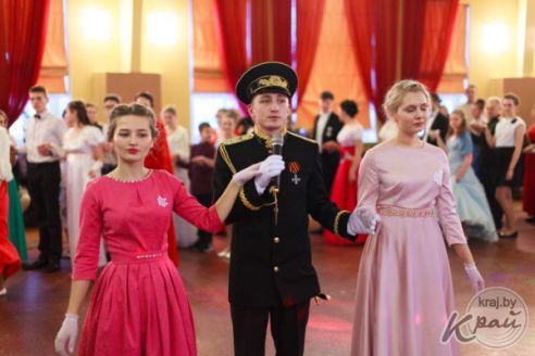 Королем шестого Рождественского бала в Глубоком стал Евгений Мальчонок из Докшицкого района (фото)