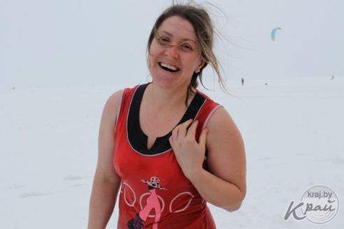 «Традиции следую каждый год, грехи накапливаются». Как вилейчане окунались в прорубь на Крещение