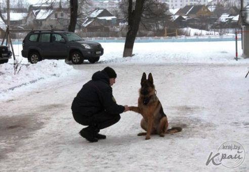 Воспитанники вилейской школы-интерната посмотрели мотошоу на снегу и сыграли в хоккей с командой из Раубичей (фото)