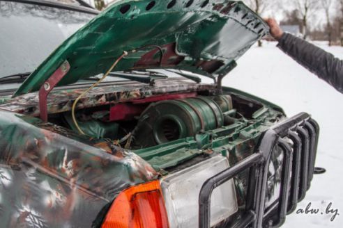 Молодечненец построил вездеход на гусеничном ходу из "Москвича" и "Фольксвагена" (фото, видео)