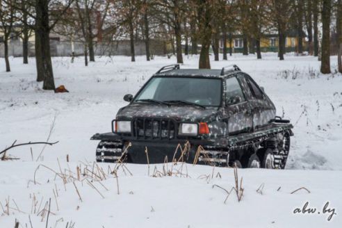 Молодечненец построил вездеход на гусеничном ходу из "Москвича" и "Фольксвагена" (фото, видео)
