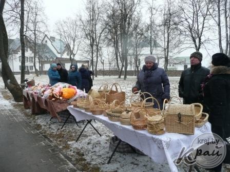 Масленицу из банных веников сделали сморгонцы на проводах зимы (фото)