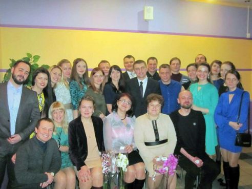 10 и 40 лет спустя. Вечера встречи выпускников нашего края в Facebook (фото)