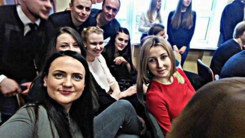 10 и 40 лет спустя. Вечера встречи выпускников нашего края в Facebook (фото)