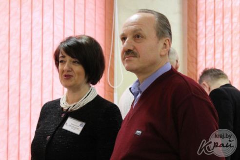 «Как будто снова маленький, в детство вернулся!» Как выпускники 1992 года встречались в старейшей школе Вилейки (фото)