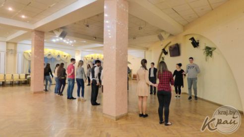 Во Дворце культуры в Молодечно проходят последние репетиции перед православным балом (фото)