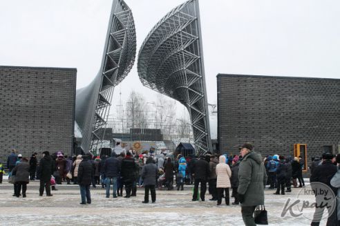 100 килограмм каши за 45 минут съели молодечненцы на Масленицу (фото)