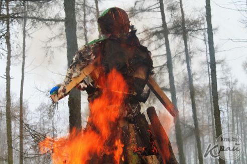 100 килограмм каши за 45 минут съели молодечненцы на Масленицу (фото)