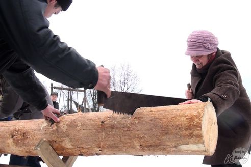Древний праздник в честь медведя. Комоедицу отметили в Поставском районе (фото, видео)